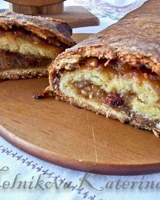 Рулет с луковым мармеладом