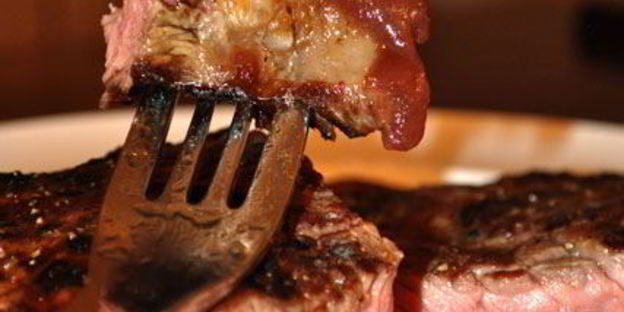 стейк с соусом луковый мармелад