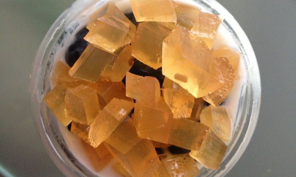 Рецепт ванильного йогурта с черешней, голубикой и мармеладом