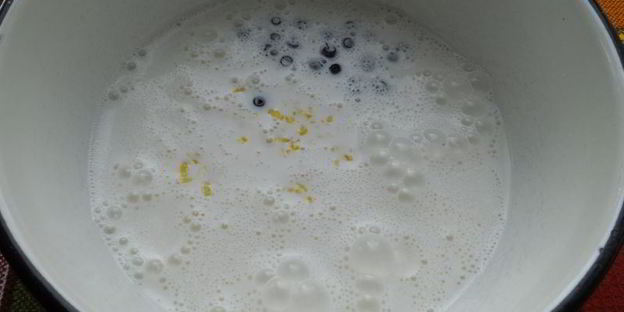 черничное мороженое с лимонной цедрой