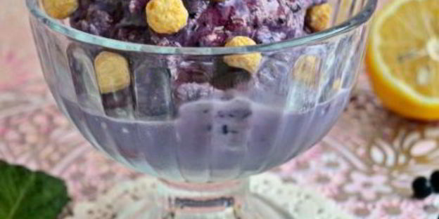 черничное мороженое с лимонной цедрой