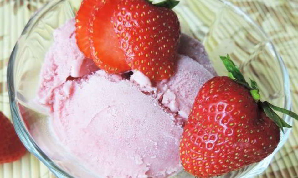Рецепт домашнего клубничного мороженого