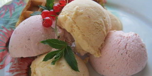 фруктовое мороженое со сгущенкой