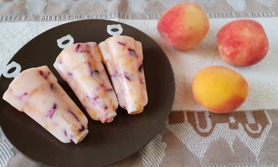 Рецепт йогуртового мороженого с фруктами