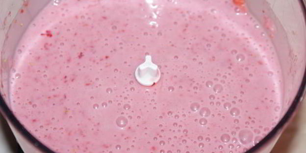 клубничное мороженое