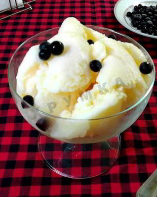 Мороженое из молока и сахара