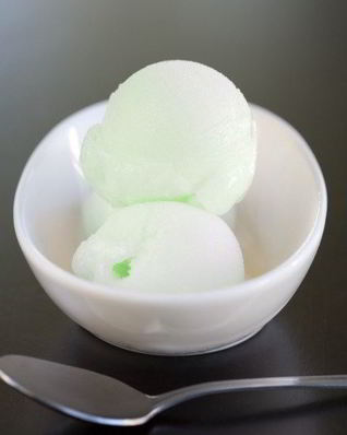 Мороженое из зеленого чая с жасмином