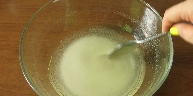 мороженое с шампанским и грушами