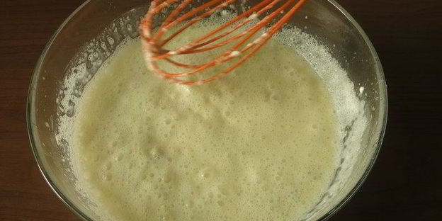 мороженое с шампанским и грушами