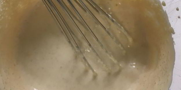 мороженое с шоколадным пралине в блинных рожках