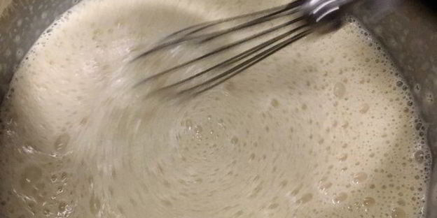 мороженое с шоколадным пралине в блинных рожках