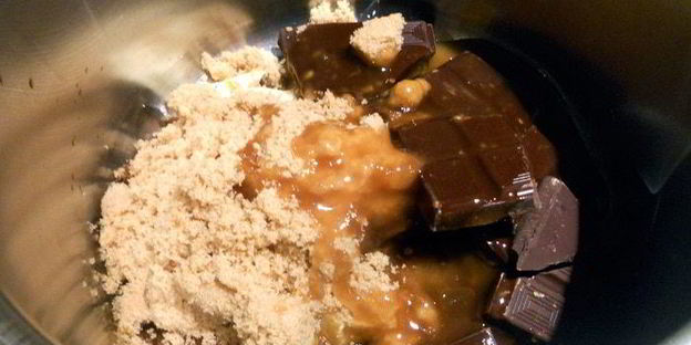 шоколадно-фаджевое мороженое