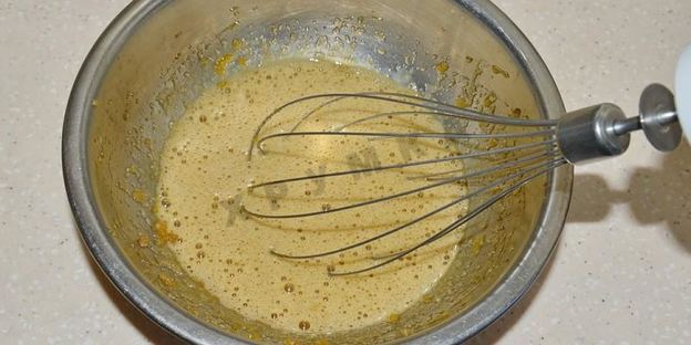 шоколадное мороженое с орехами в блендере