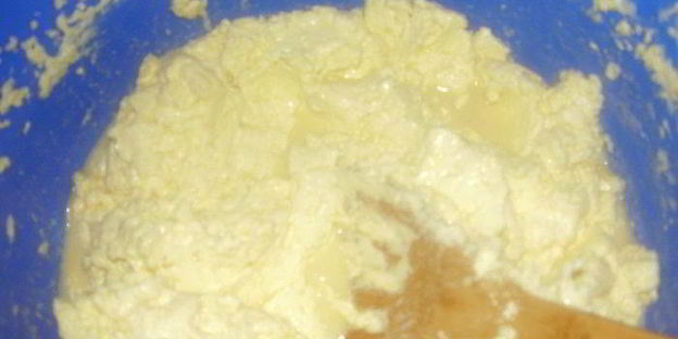 сливочно-клубничное мороженое