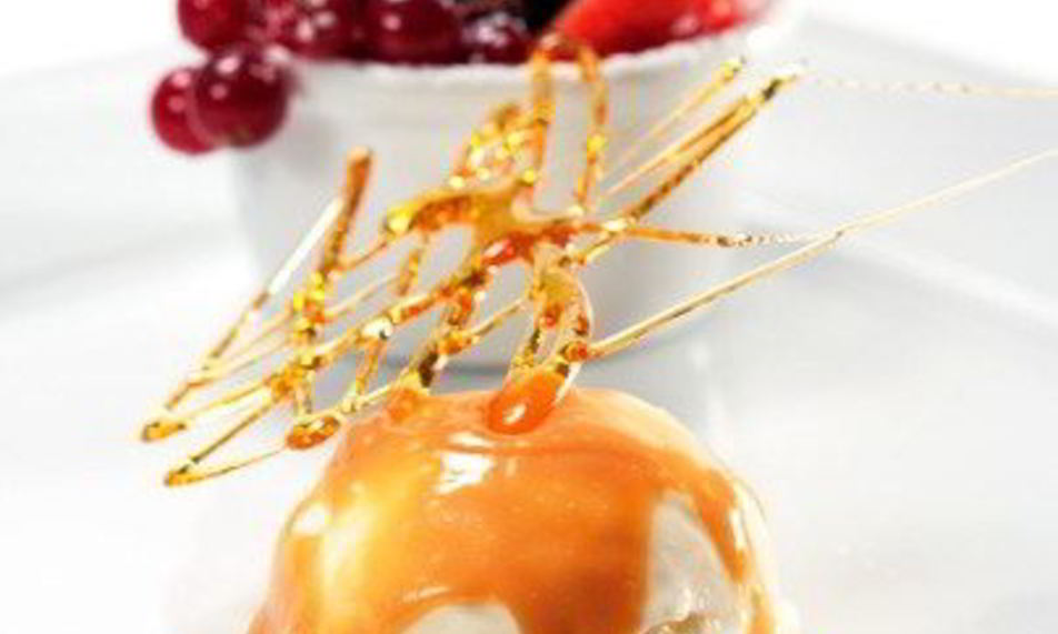 Рецепт теплого карамельного соуса для мороженого