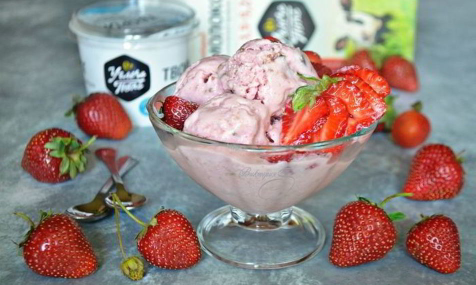 Рецепт творожно-клубничного мороженого с кусочками шоколада