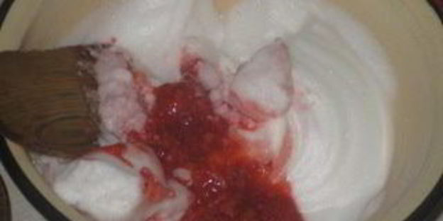 творожно-клубничное мороженое