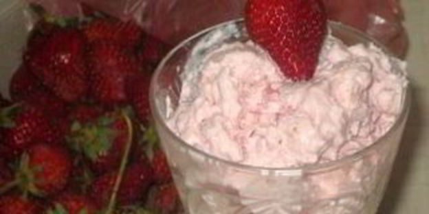 творожно-клубничное мороженое