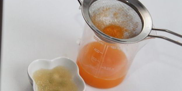 мусс из клементинов в шоколадном стаканчике