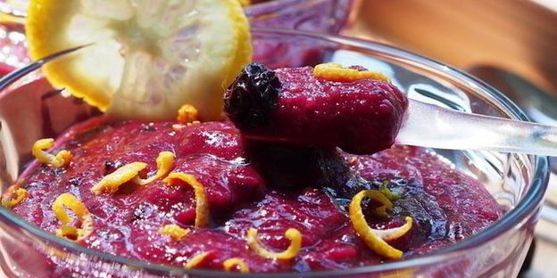 мусс из кус-куса с ягодами и фруктами