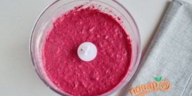 пикантный свекольный мусс с селедкой