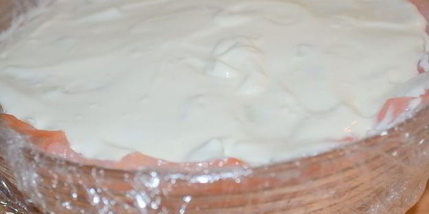 праздничный цукотто из форели с нежнейшим креветочным муссом, огурцом и сливочным кремом