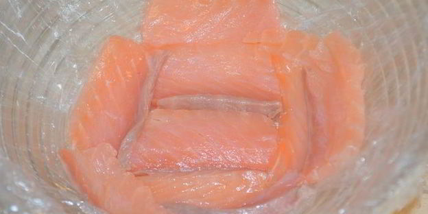 праздничный цукотто из форели с нежнейшим креветочным муссом, огурцом и сливочным кремом