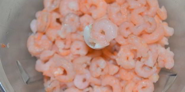 праздничный цукотто из форели с нежнейшим креветочным муссом, огурцом и сливочным кремом