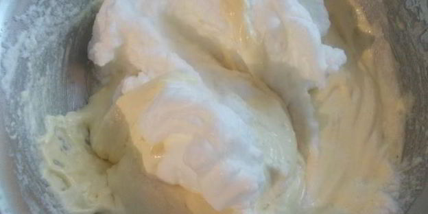 рулет с клубничным муссом