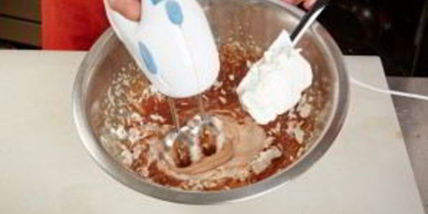 шоколадный мусс с клюквой и лаймом