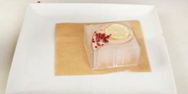 шоколадный мусс с клюквой и лаймом