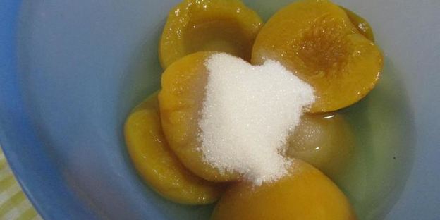 шоколадные конфеты с персиковым муссом