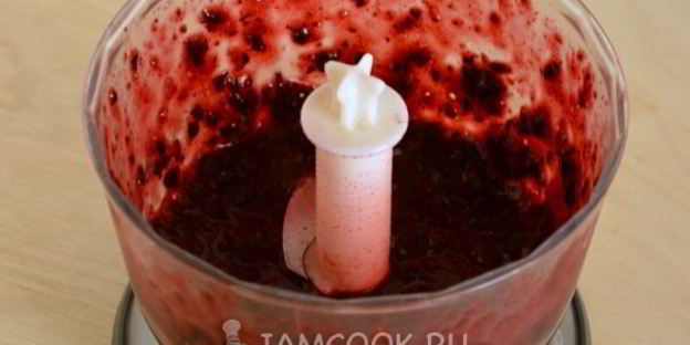 сливочный мусс с черной смородиной