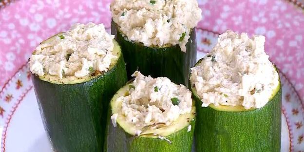 цукини, фаршированные муссом из артишоков