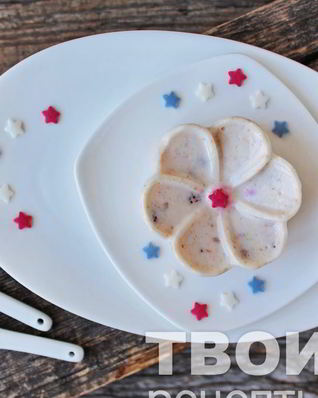 Творожный мусс с ягодами и злаками