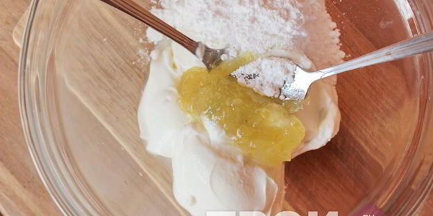 творожный мусс с ягодами и злаками