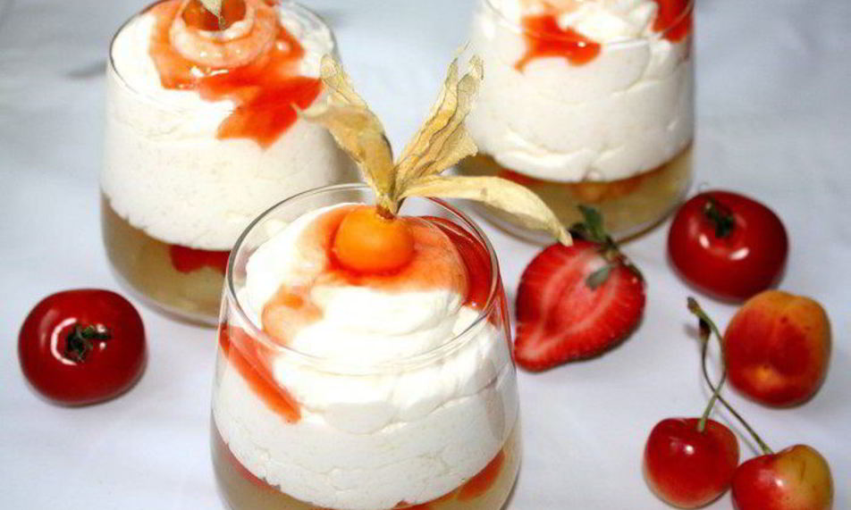 Рецепт винного желе с нежным рисовым муссом и томатно-ягодным соусом