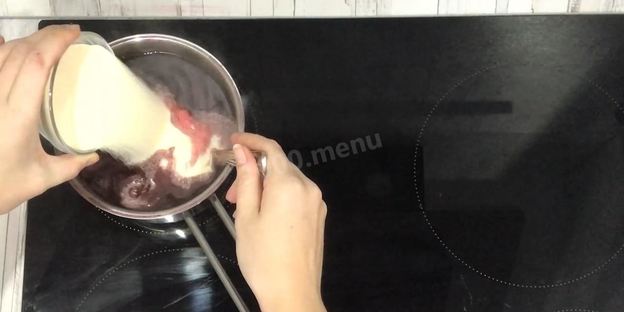 ягодный мусс с ежевикой и клюквой