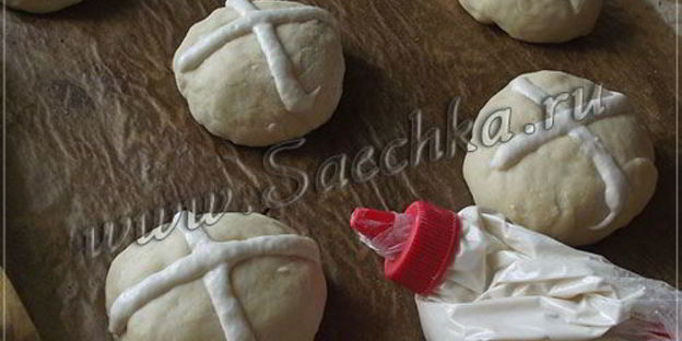 английские пасхальные булочки