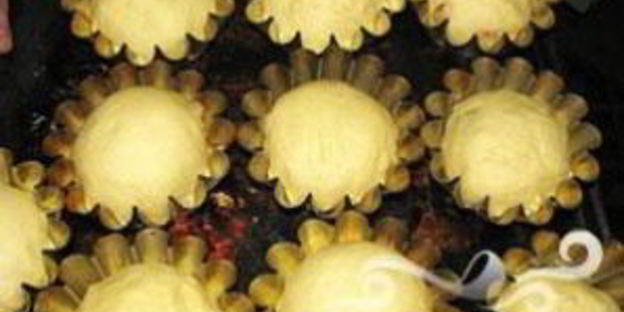 кулич с белым изюмом