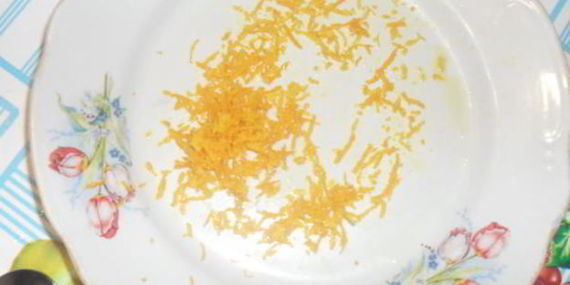 кулич с изюмом и апельсиновой цедрой