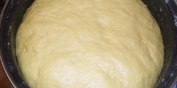 кулич с изюмом и апельсиновой цедрой