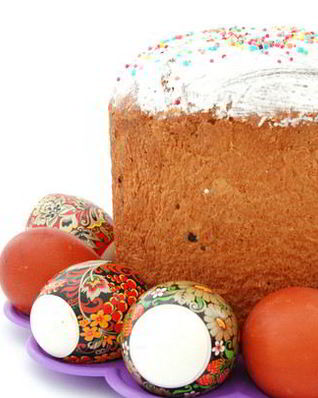 Кулич с изюмом и лимонной глазурью