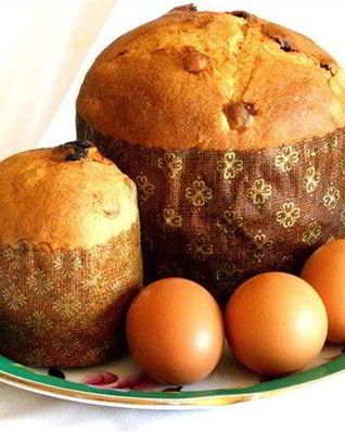 Кулич с цукатами и миндалем