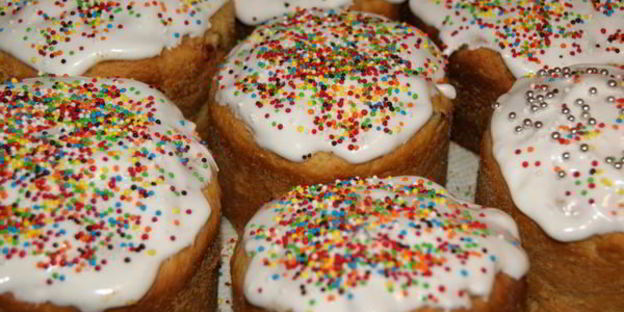 монастырский кулич с миндалем