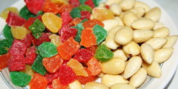 монастырский кулич с миндалем