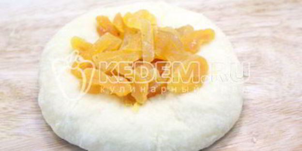 пасхальные булочки с курагой