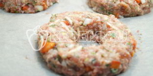 пасхальные мясные колечки с яйцом