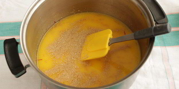 шафрановый кулич