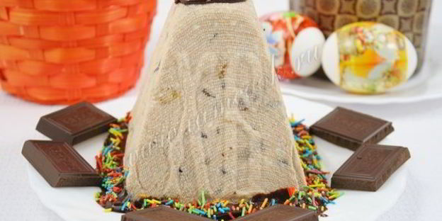 творожная пасха шоколадная с сухофруктами